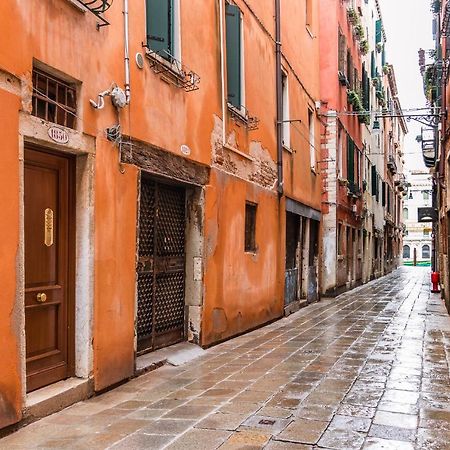 Rialto Mercato A Family In Venice Like At Home Exterior photo