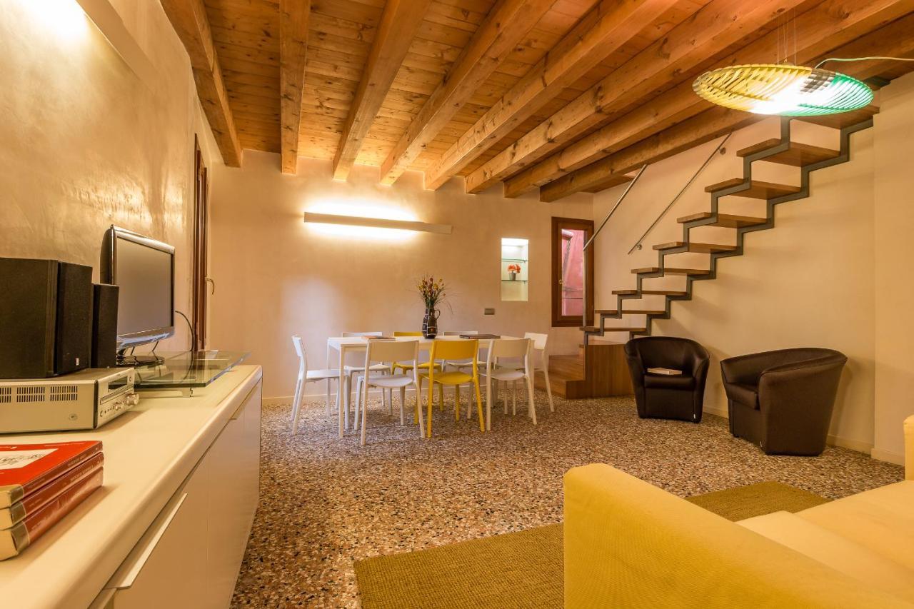 Rialto Mercato A Family In Venice Like At Home Exterior photo