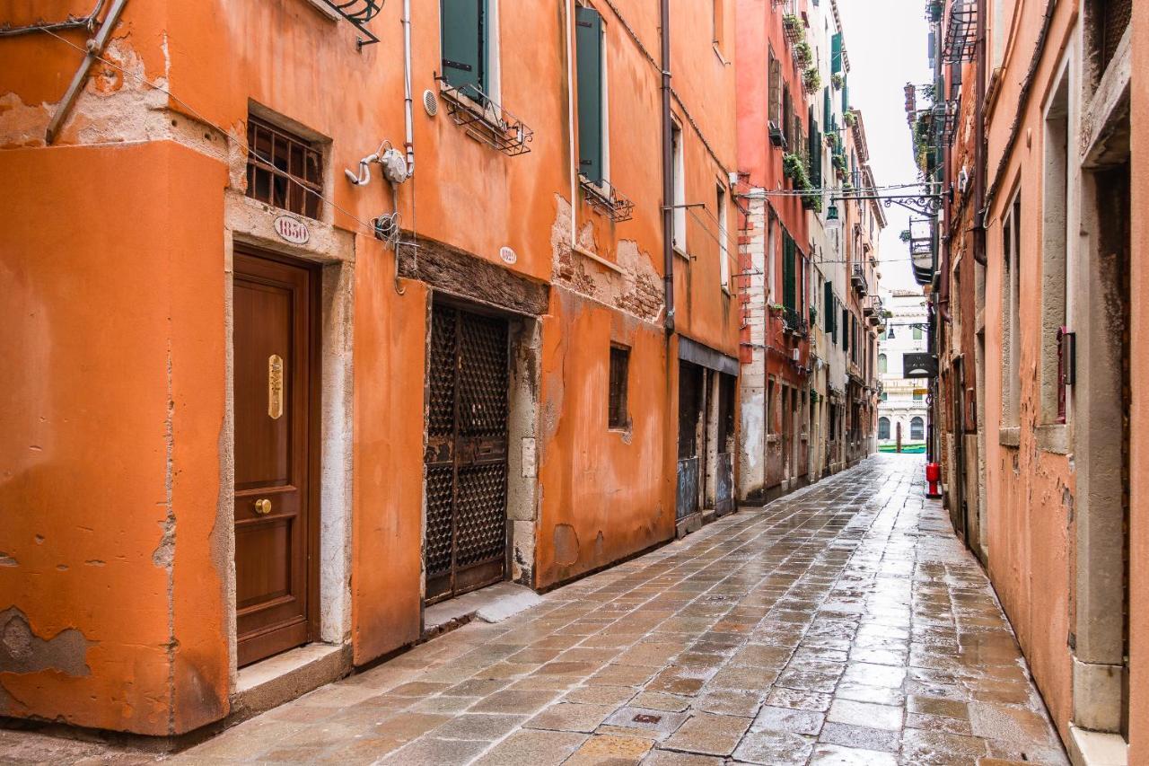 Rialto Mercato A Family In Venice Like At Home Exterior photo
